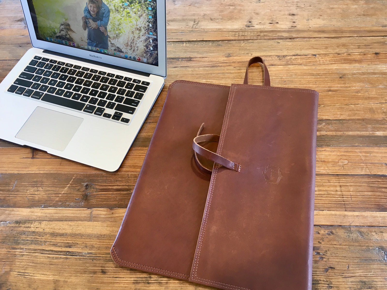 Leather Laptop Sleeve - Swagger & Hide | Our leather luggage accessories and leather travel bags make the perfect gift for him!  All of our products are handcrafted and personalised.