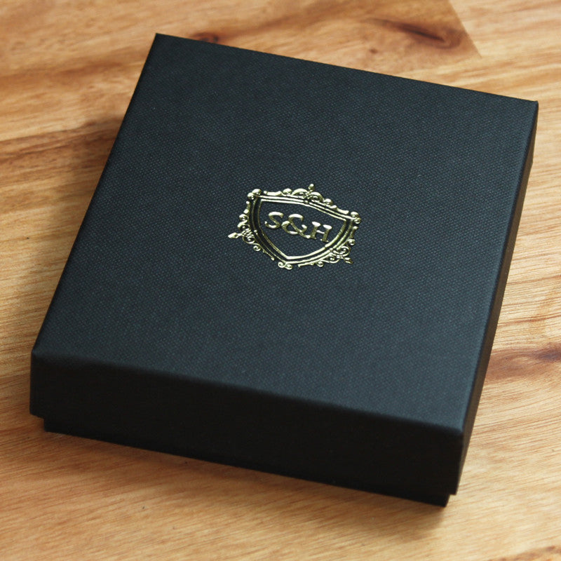 Black Leather Card Holder - Swagger & Hide | Our leather luggage accessories make the perfect gift for him All of our products are handcrafted & personalised.