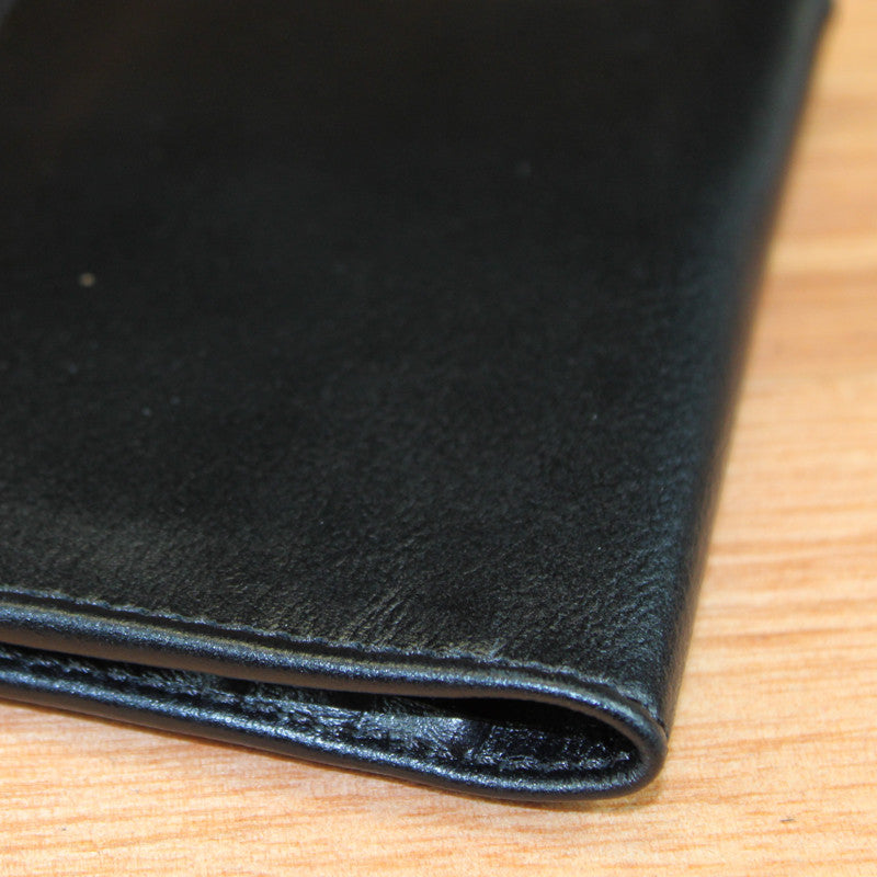 Black Leather Card Holder - Swagger & Hide | Our leather luggage accessories make the perfect gift for him All of our products are handcrafted & personalised.