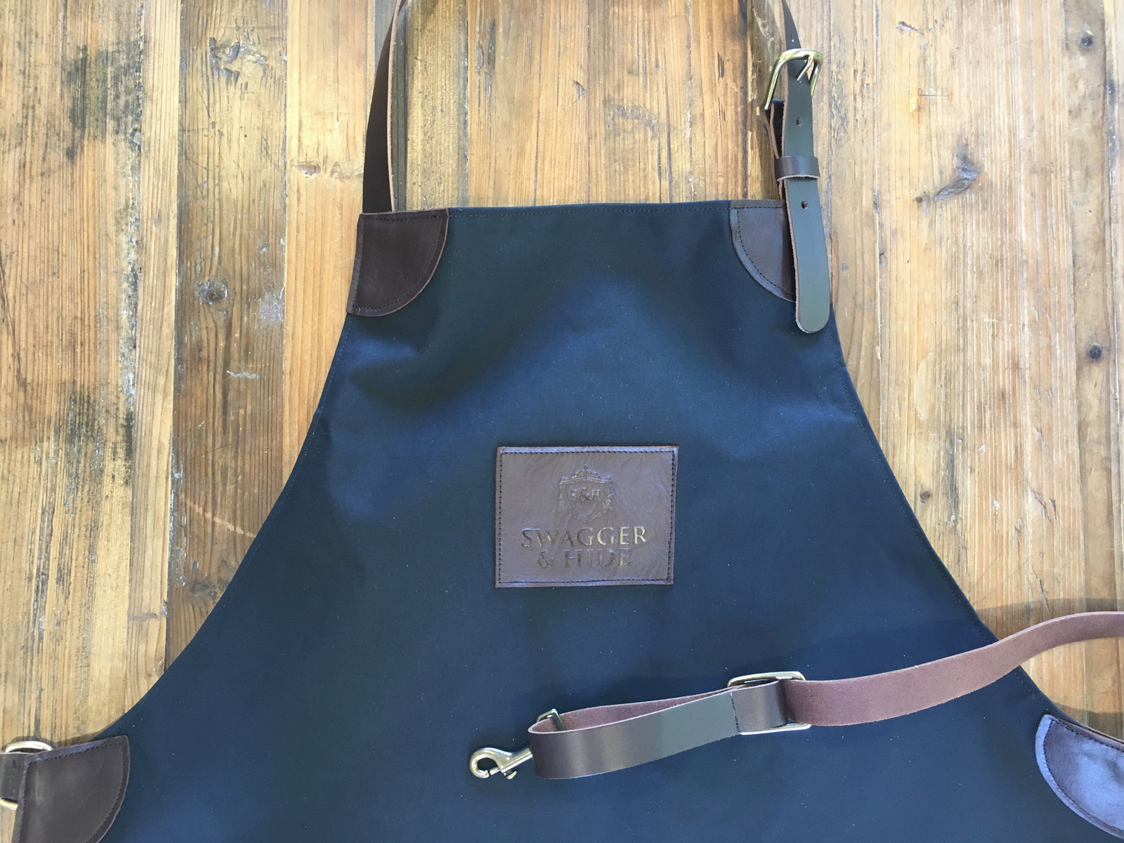 Leather and Canvas Apron - Swagger & Hide | Our leather luggage accessories and leather travel bags make the perfect gift for him!  All of our products are handcrafted and personalised.